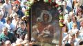Света Богородица Троеручица лекува болни дарява рожби на бездетни